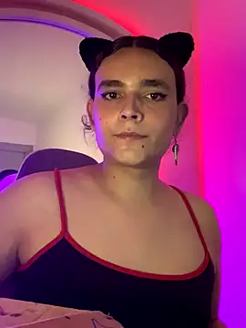 La-Gatiita-trans online show from November 2025 02:22:01 AM