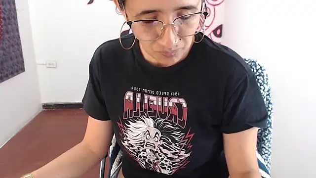 Lucyy Naugthy online show from March 2026 01:51:01 PM