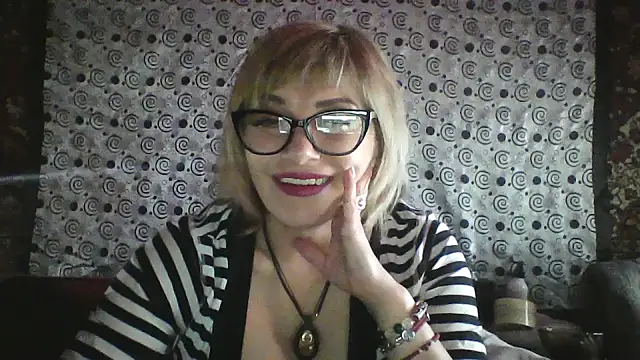 Lia Ray online show from November 2025 08:30:01 PM