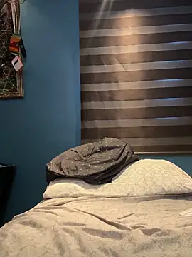 Snapshot of AlexRZ93 chatting on October 2025 12:33:02 AM AlexRZ93 online show from October 2025 12:33:02 AM