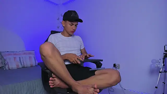 Axel Cody  online show from November 2025 12:27:02 PM