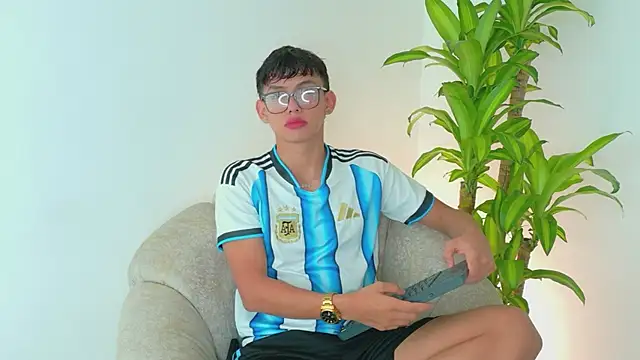 Axel Cody  online show from May 2026 07:30:01 PM