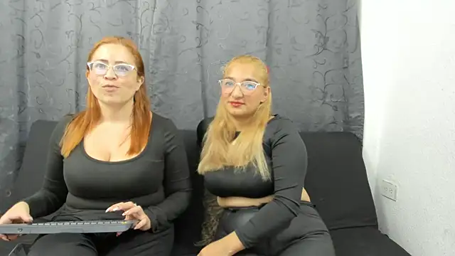 Snapshot of lesb_milf chatting on February 2025 05:19:02 PM lesb milf online show from February 2025 05:19:02 PM