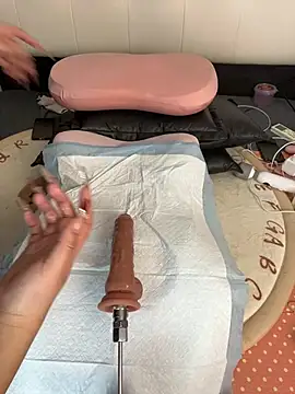 Snapshot of youzi33 chatting on February 2026 11:06:01 PM youzi33 online show from February 2026 11:06:01 PM