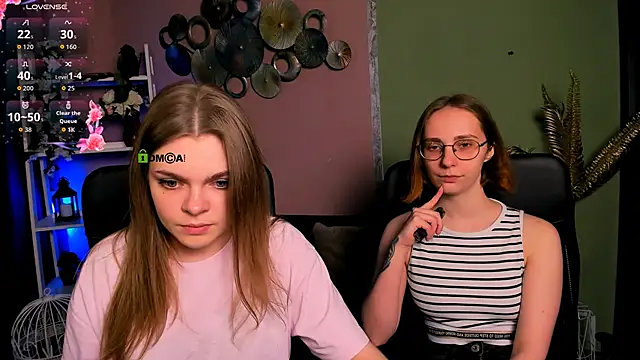 Snapshot of evalora_vei chatting on November 2025 08:18:01 PM evalora vei online show from November 2025 08:18:01 PM