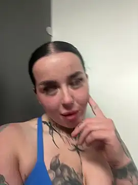 lucycoxxoxo online show from May 2026 11:12:03 PM