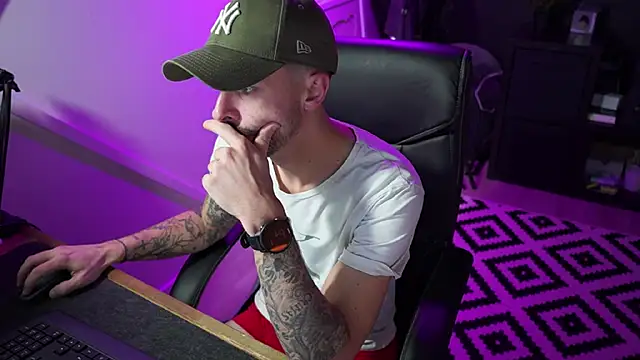 monsieurguitsxxx online show from December 2025 02:26:01 PM