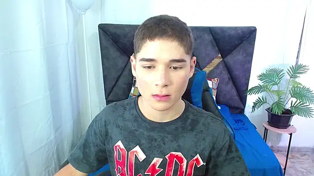 Mattass18 online show from October 2025 03:35:01 PM