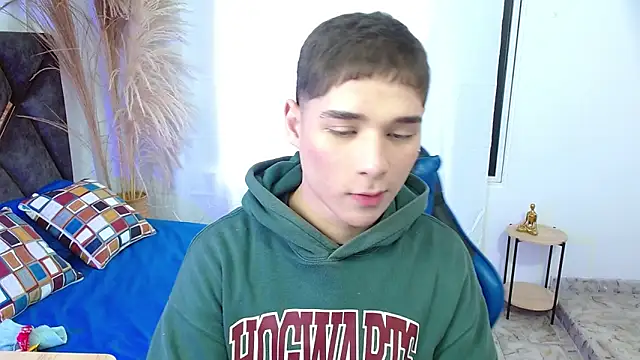 Mattass18 online show from November 2025 02:43:02 PM