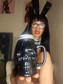 LucyMiax online show from October 2025 06:09:01 PM