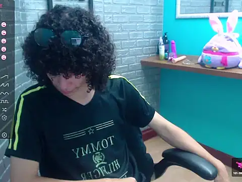 Mike Miiller  online show from December 2025 04:45:02 PM