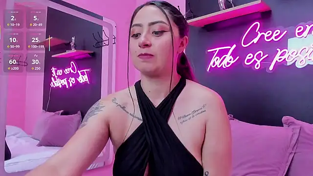 JuliethCruz  online show from October 2025 05:42:01 PM