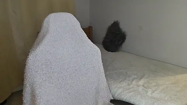 TheOGMiaMystique online show from May 2026 08:24:02 PM