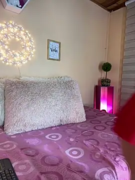 Meggie  online show from November 2025 11:46:01 PM