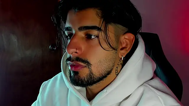 maximo black  online show from October 2025 03:35:02 PM