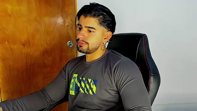 maximo black  online show from November 2025 12:00:01 AM