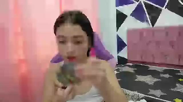 scarleth18 online show from October 2025 01:48:02 PM