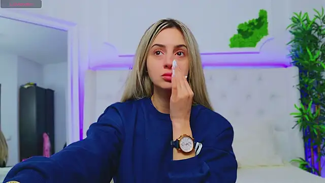 Snapshot of AriannaSins chatting on January 2025 12:59:01 PM AriannaSins online show from January 2025 12:59:01 PM