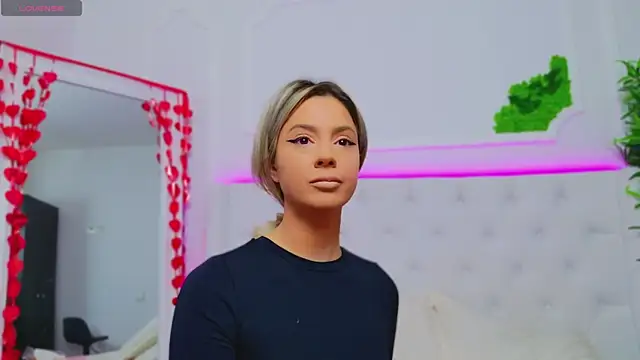 Snapshot of AriannaSins chatting on February 2025 04:20:02 PM AriannaSins online show from February 2025 04:20:02 PM