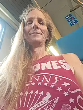 Snapshot of Cheryl_F chatting on June 2026 02:21:02 PM Cheryl F online show from June 2026 02:21:02 PM