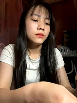 Leaf-Tgu online show from November 2025 03:40:02 AM