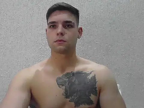 Snapshot of Zure-xxx chatting on April 2026 11:32:02 PM Zure-xxx online show from April 2026 11:32:02 PM