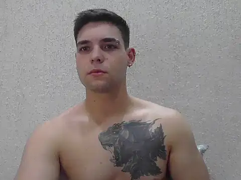 Snapshot of Zure-xxx chatting on May 2026 01:00:02 AM Zure-xxx online show from May 2026 01:00:02 AM