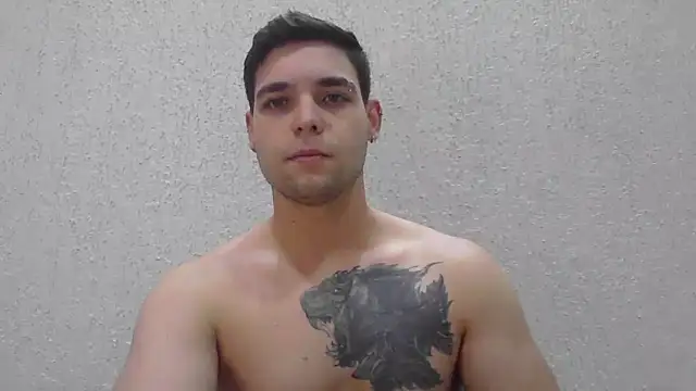 Snapshot of Zure-xxx chatting on June 2026 01:07:02 AM Zure-xxx online show from June 2026 01:07:02 AM