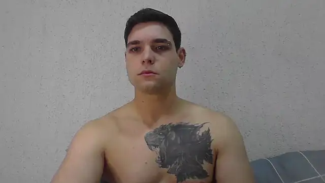 Snapshot of Zure-xxx chatting on June 2026 01:30:01 AM Zure-xxx online show from June 2026 01:30:01 AM