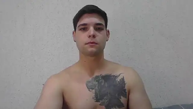 Snapshot of Zure-xxx chatting on June 2026 02:17:02 AM Zure-xxx online show from June 2026 02:17:02 AM