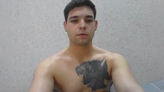 Snapshot of Zure-xxx chatting on June 2026 02:07:01 AM Zure-xxx online show from June 2026 02:07:01 AM