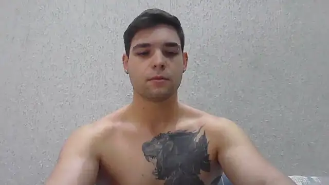 Snapshot of Zure-xxx chatting on June 2026 12:33:01 AM Zure-xxx online show from June 2026 12:33:01 AM