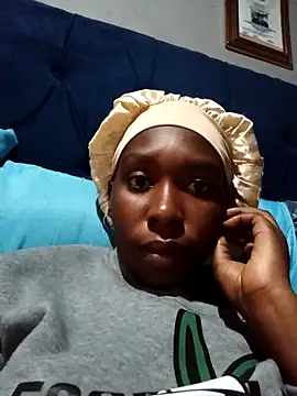 sexysmalldaily04 online show from December 2025 01:16:01 PM