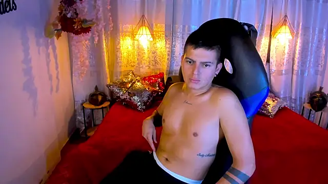 Snapshot of JOHS_TYLER chatting on October 2025 11:32:02 AM JOHS TYLER online show from October 2025 11:32:02 AM