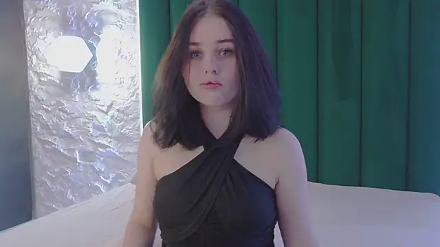 AliceLune online show from February 2026 01:04:01 PM