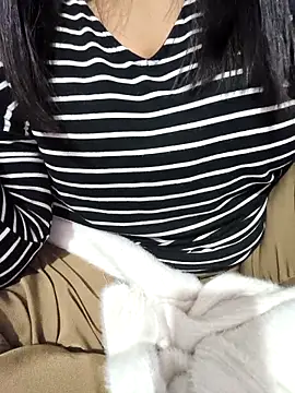 Anshika1431 online show from December 2025 05:41:01 PM