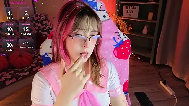 Soffi Toffi online show from March 2026 01:27:02 PM