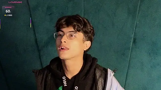 Aaron Eze online show from October 2025 09:35:02 PM