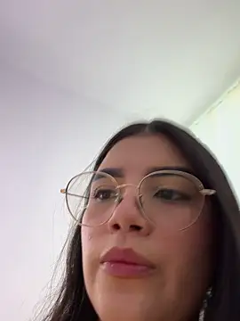 Julietalcl online show from November 2025 09:15:01 PM