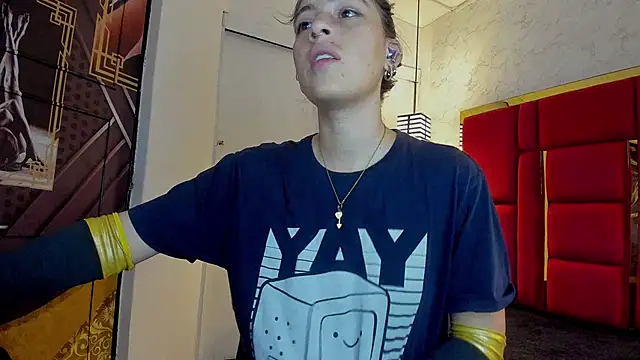 moon winy online show from November 2025 11:27:01 AM