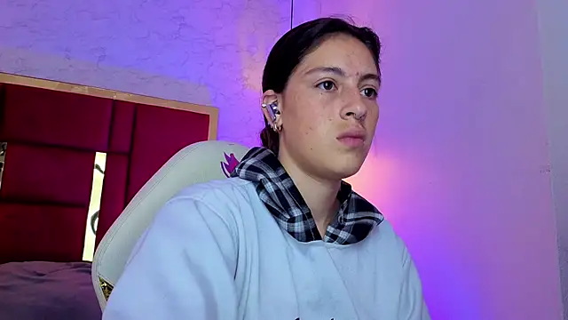 Snapshot of moon_winy chatting on May 2026 11:18:01 AM moon winy online show from May 2026 11:18:01 AM