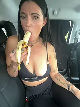 Snapshot of DarkestDreamxox chatting on October 2025 01:36:03 PM DarkestDreamxox online show from October 2025 01:36:03 PM