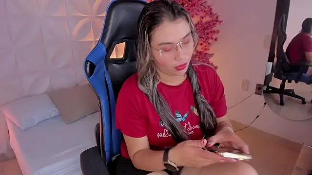 Snapshot of clara_luu_ chatting on February 2026 07:15:01 PM clara luu online show from February 2026 07:15:01 PM