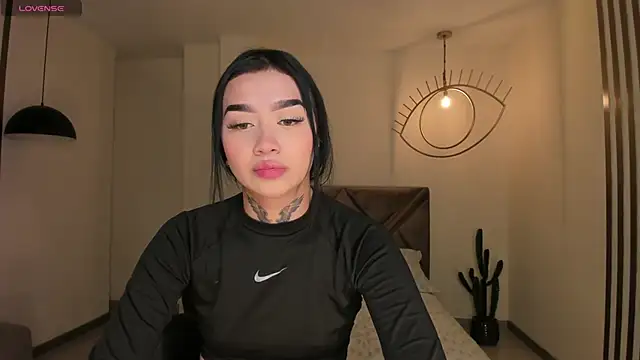 MeganCross1 online show from December 2025 04:29:02 AM