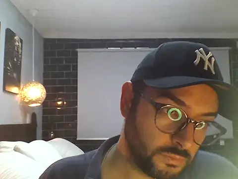 Snapshot of RickdeSP chatting on November 2025 06:12:01 PM RickdeSP online show from November 2025 06:12:01 PM