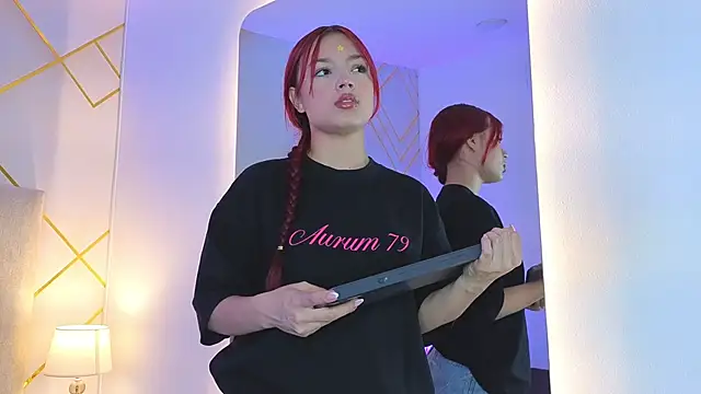 Martinaa Garcia online show from April 2026 07:37:01 PM