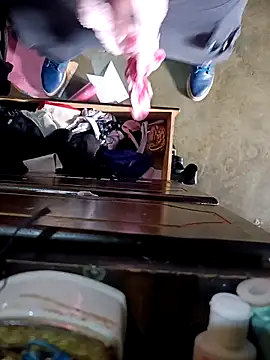 Crisjo29 online show from April 2026 04:22:01 PM