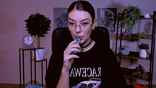 AnaSteisher online show from October 2025 09:21:02 AM