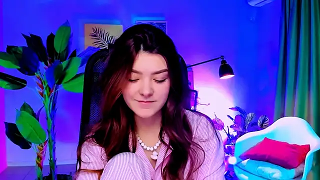 AnaSteisher online show from November 2025 01:43:01 PM