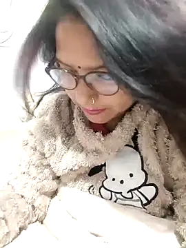 Vanshika1432 online show from November 2025 07:57:01 PM